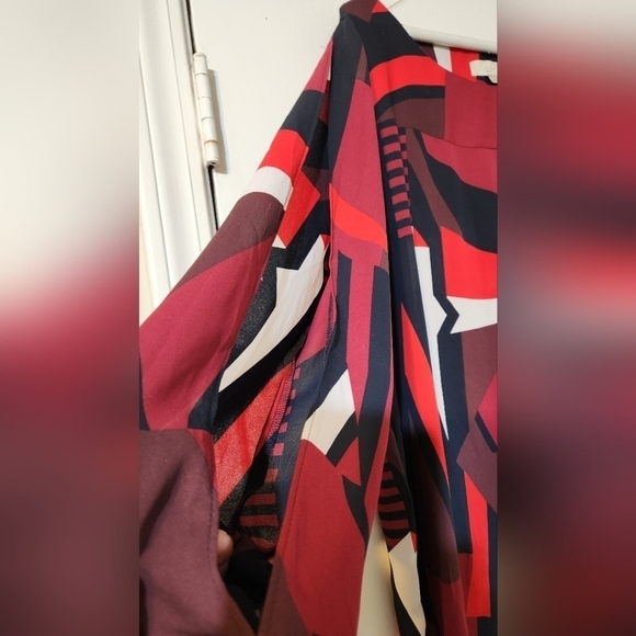 Multi colored peek sleeve blouse - Picture 6 of 8